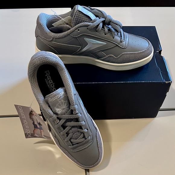 Reebok Club MEMT Sneakers in Pure Grey/Chalk/Silver Metallic - Picture 2 of 11